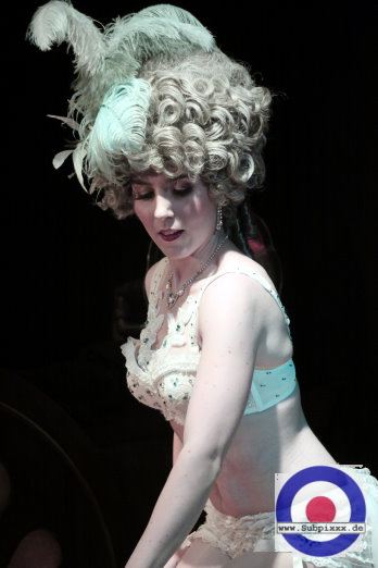 Mirielle TauTou (D) Ballroom Goes Burlesque - Noels Ballroom Leipzig 17. September 2011 (8).JPG